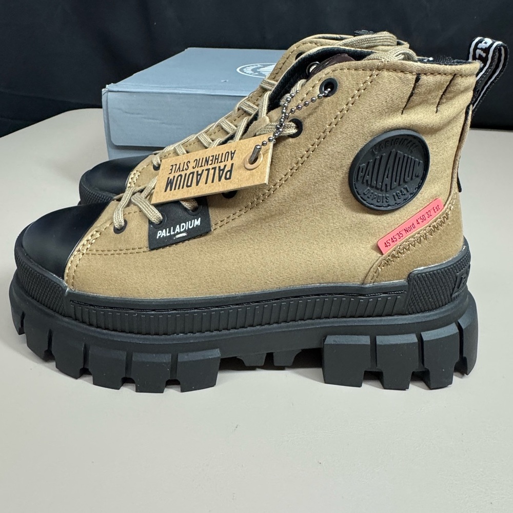 Palladium Revolt HI TX Safari Boot - Picture 3 of 7
